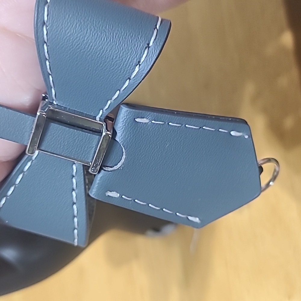 Louis Vuitton Blue Leather Bow Key Holder - Picture 4 of 5